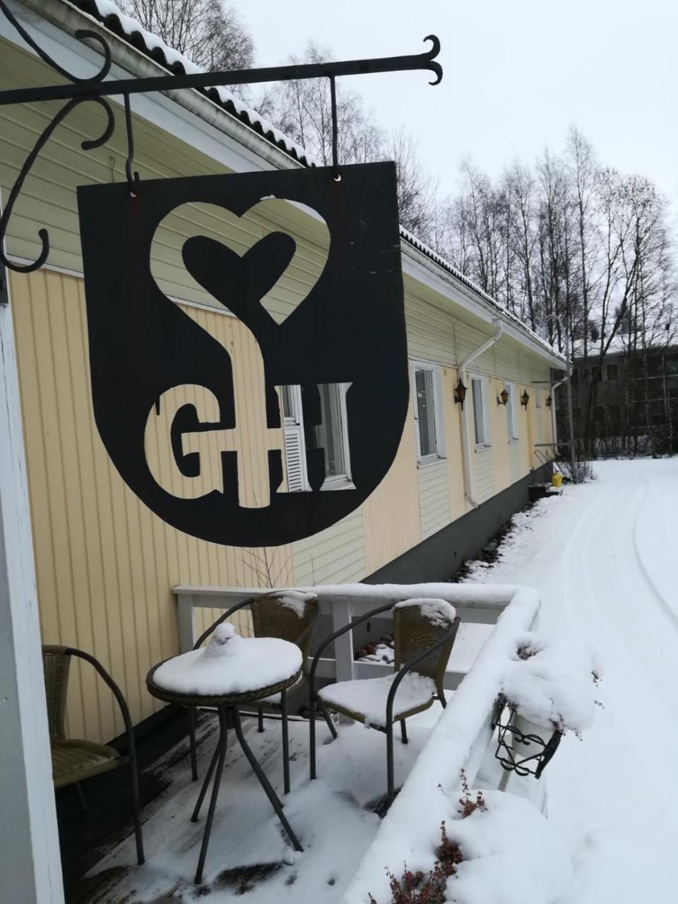 Gasthaus Henri Raisio Bagian luar foto