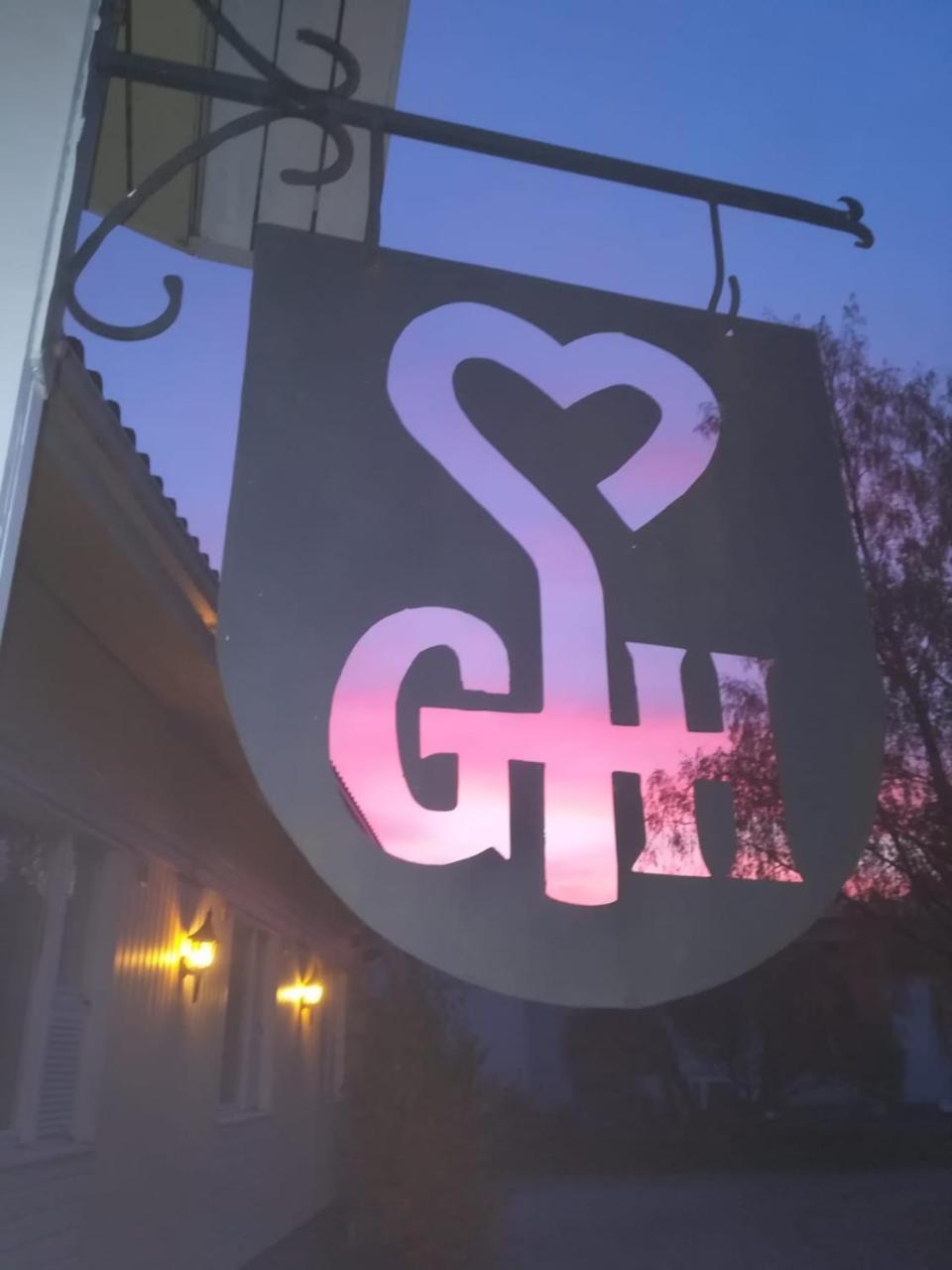 Gasthaus Henri Raisio Bagian luar foto