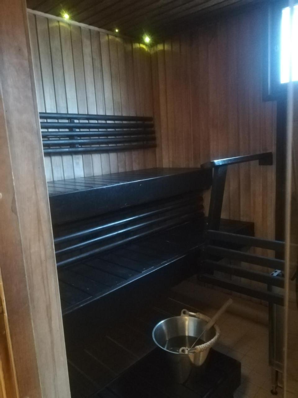 Gasthaus Henri Raisio Bagian luar foto